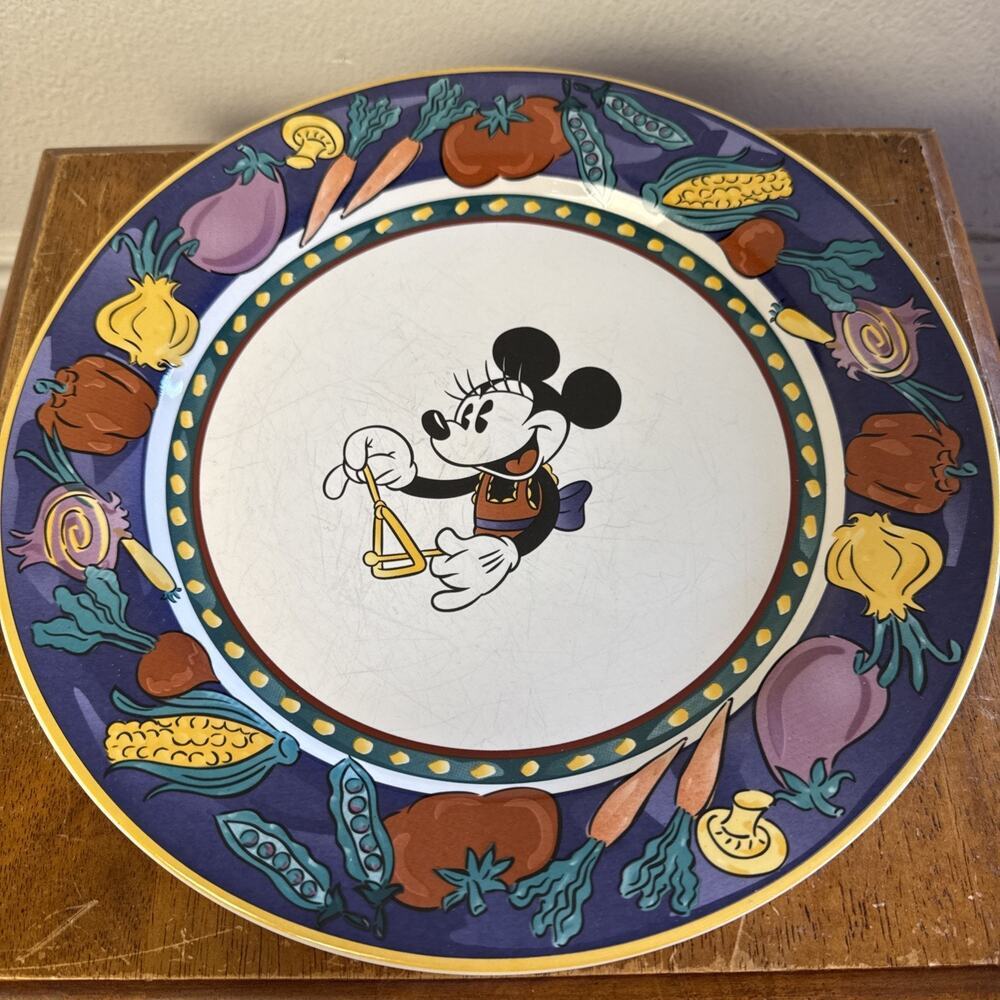 Disney Minnie Mickey Vegetable Veggie Trim Stoneware Dinner Bell Plate 11” Dish